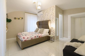 Lusso e Comfort su via Toledo 4 camere e 4 bagni